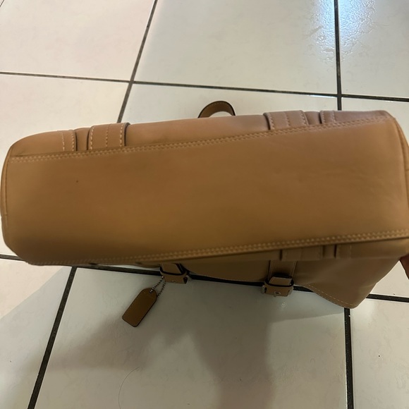Coach Tan Camel Medium Size Bag - Picture 4 of 10